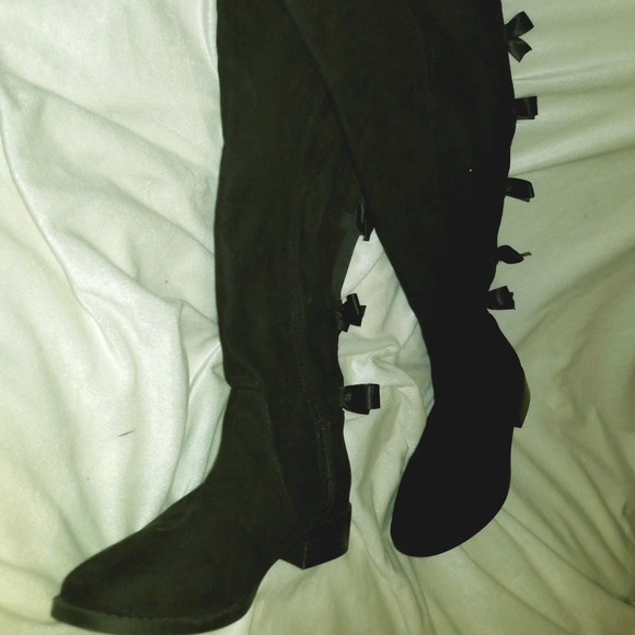 torrid Shoes - SOLD**Torrid Knee High Bow Boots